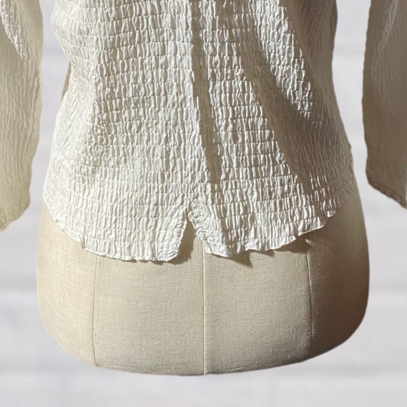 Nomadic Traders Beautiful Textured Ruffled Button Up White Top - Picture 5 of 7